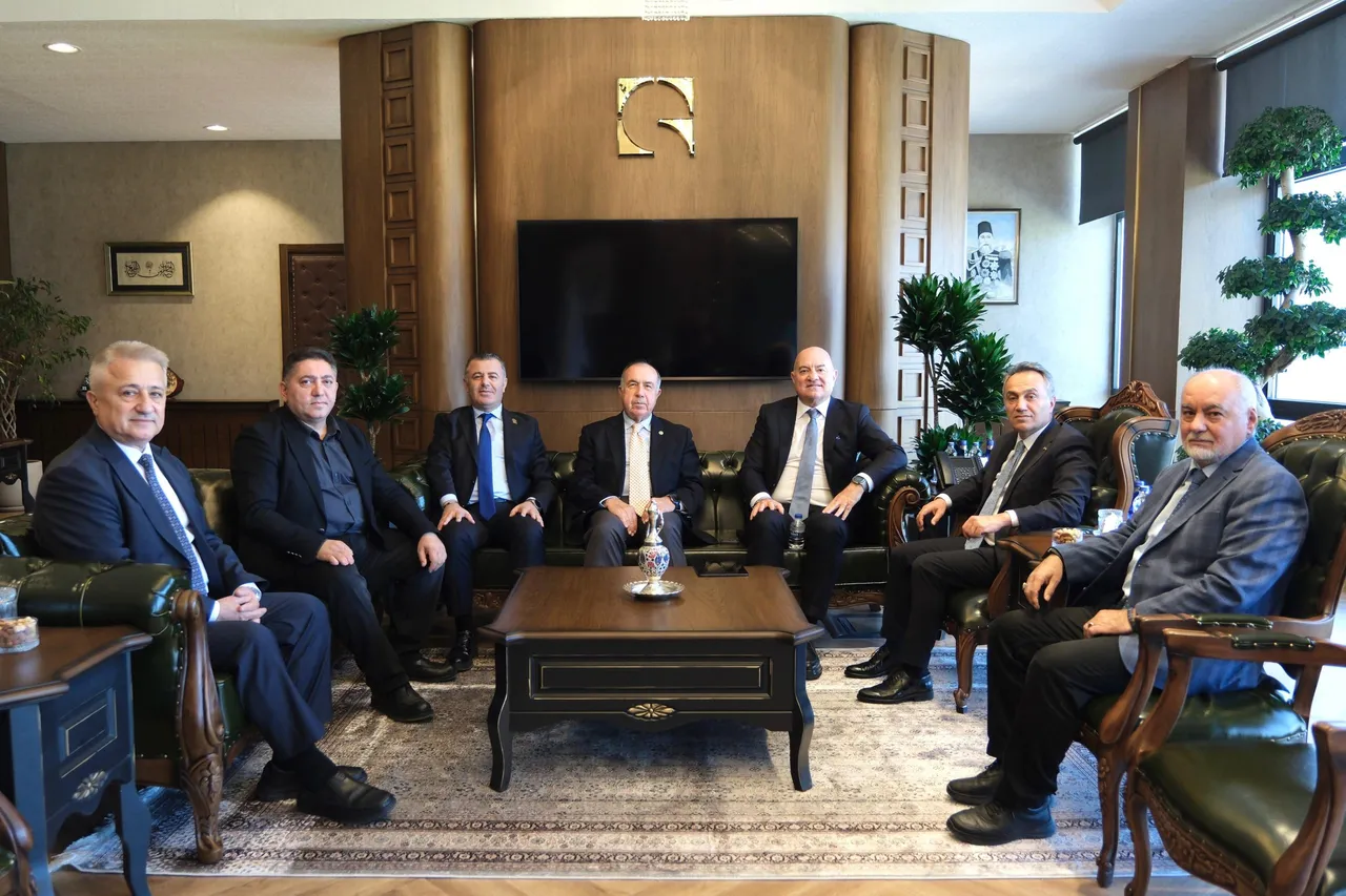 ESAS Holding CEO’su Özdoğru ve eski Bakan Yardımcısı Büyükkaya, Tokat Gaziosmanpaşa Üniversitesi Rektörünü ziyaret etti