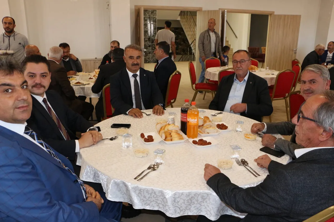 Yunak’ta 19 Ekim Muhtarlar Günü programı düzenlendi