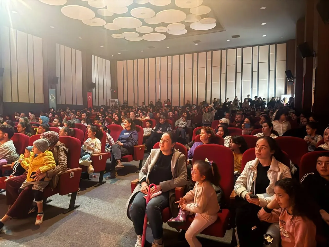 Balıkesir Büyükşehir Belediyesi Şehir Tiyatrosu ilk ayında seyirciden tam not aldı