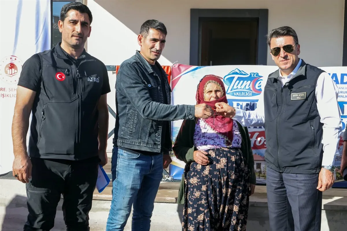 Burmageçit Köyü’nde 11 kırsal konutun anahtarı teslim edildi
