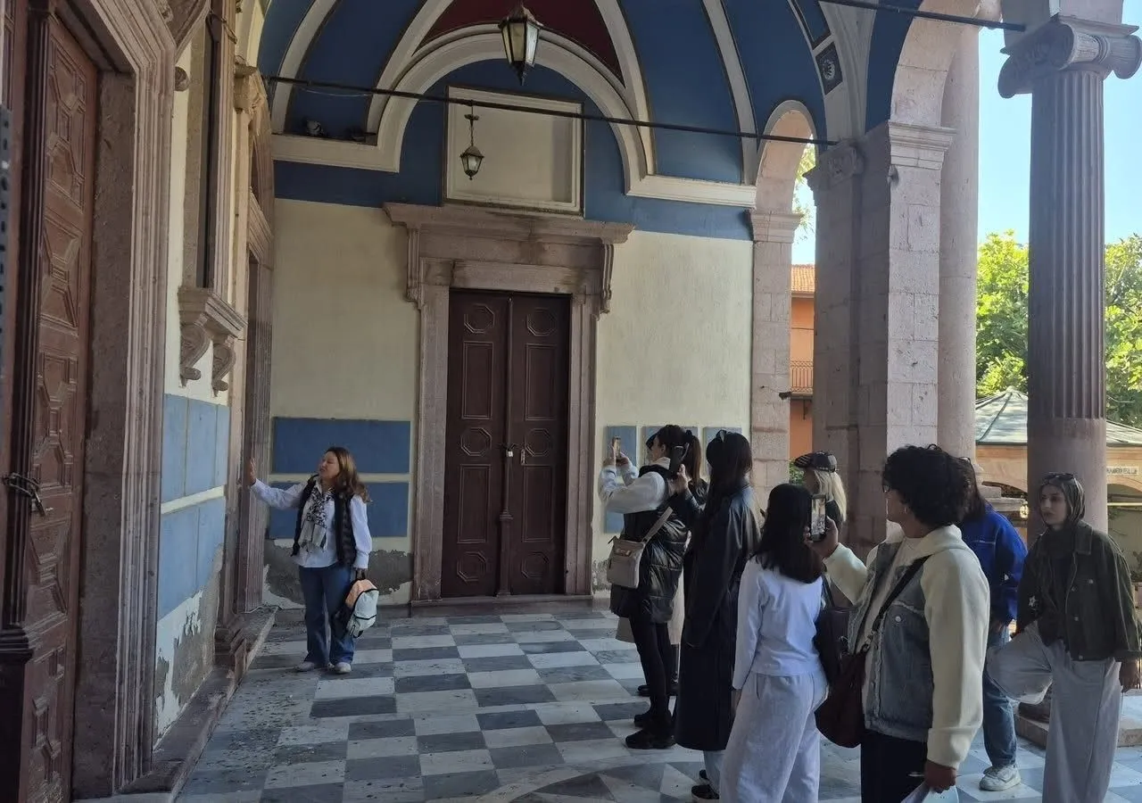 BAÜN Ayvalık MYO öğrencileri tarihî yapıları yerinde inceledi