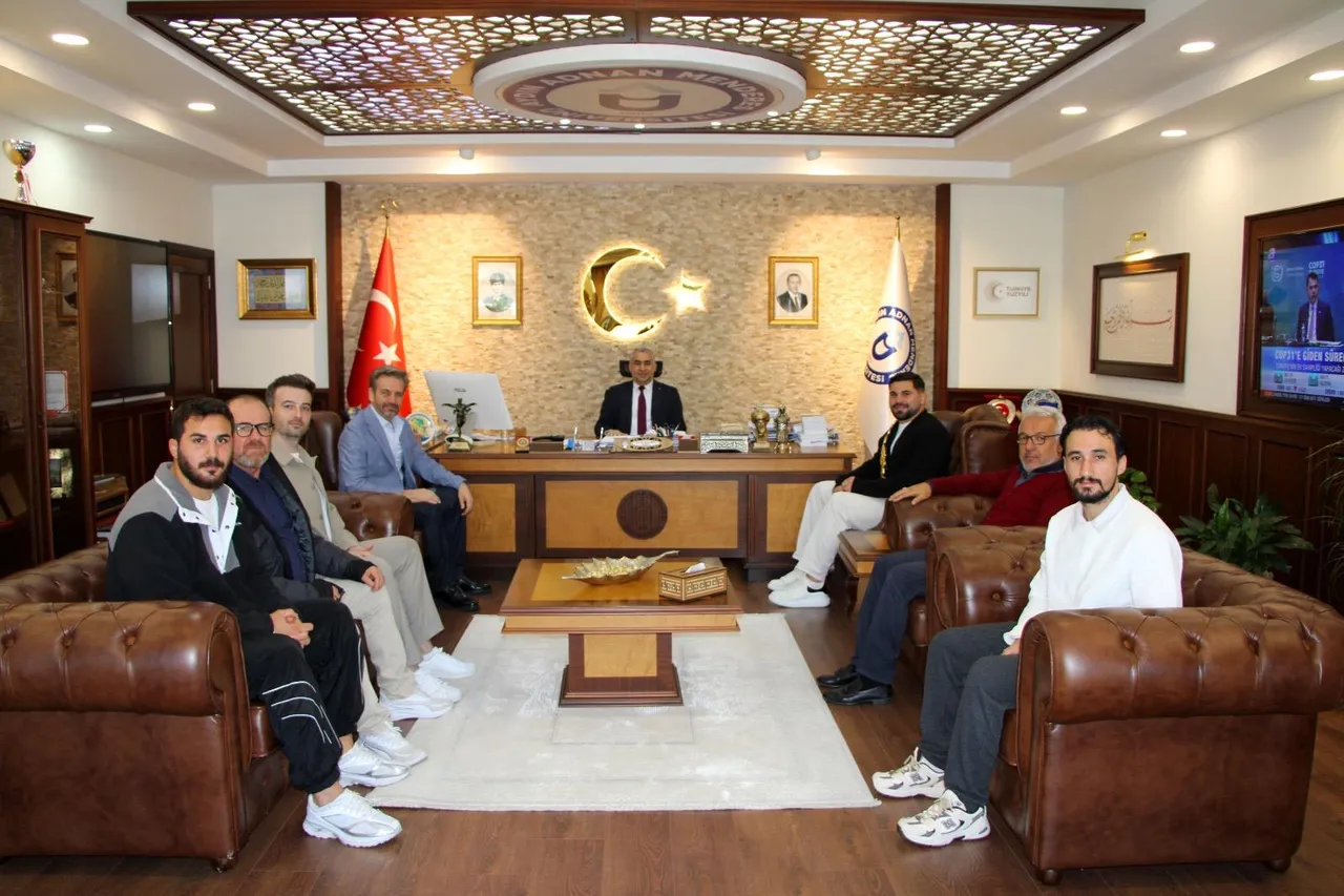 Kırkpınar Başpehlivanı Erkan Taş, Adnan Menderes Üniversitesi Rektörünü ziyaret etti