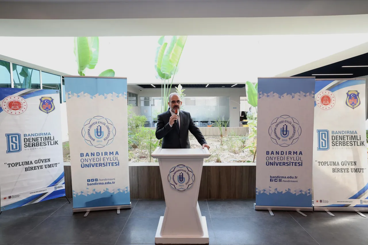 Bandırma Onyedi Eylül Üniversitesinde bağımlılık alanında çalışanlara yönelik eğitim programının açılışı yapıldı