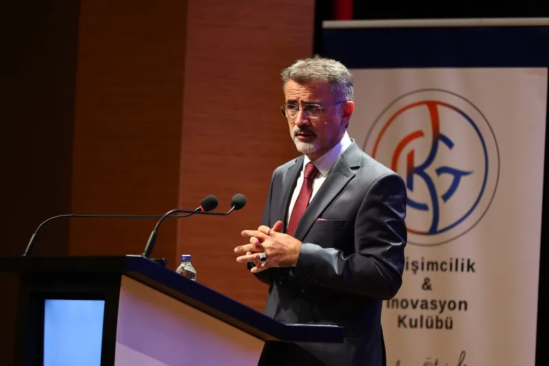 Ergün Kırlıkovalı, FSM’de öğrencilerle buluştu