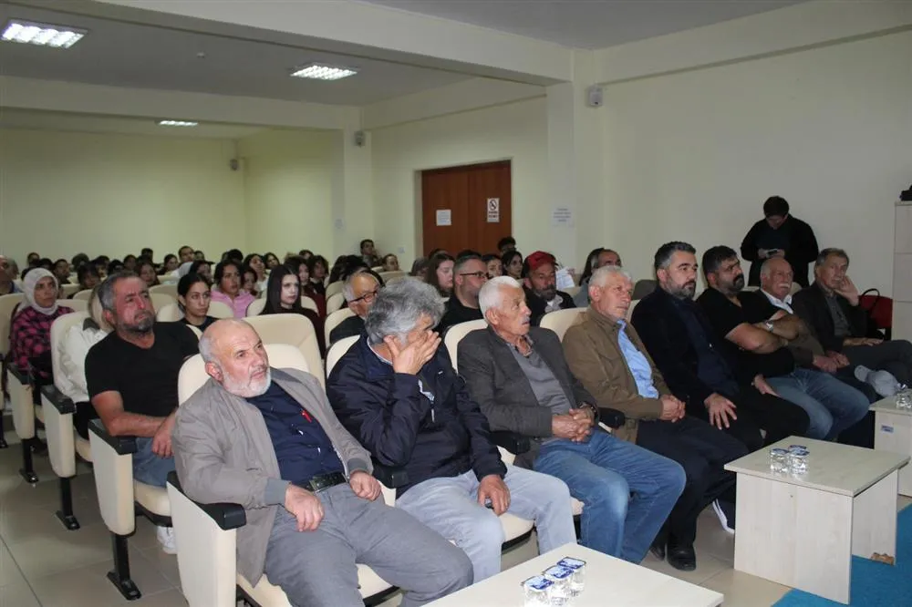 Alucra Turan Bulutçu MYO’da “Arı Hastalıkları ve Zararlıları ile Mücadele” konferansı düzenlendi