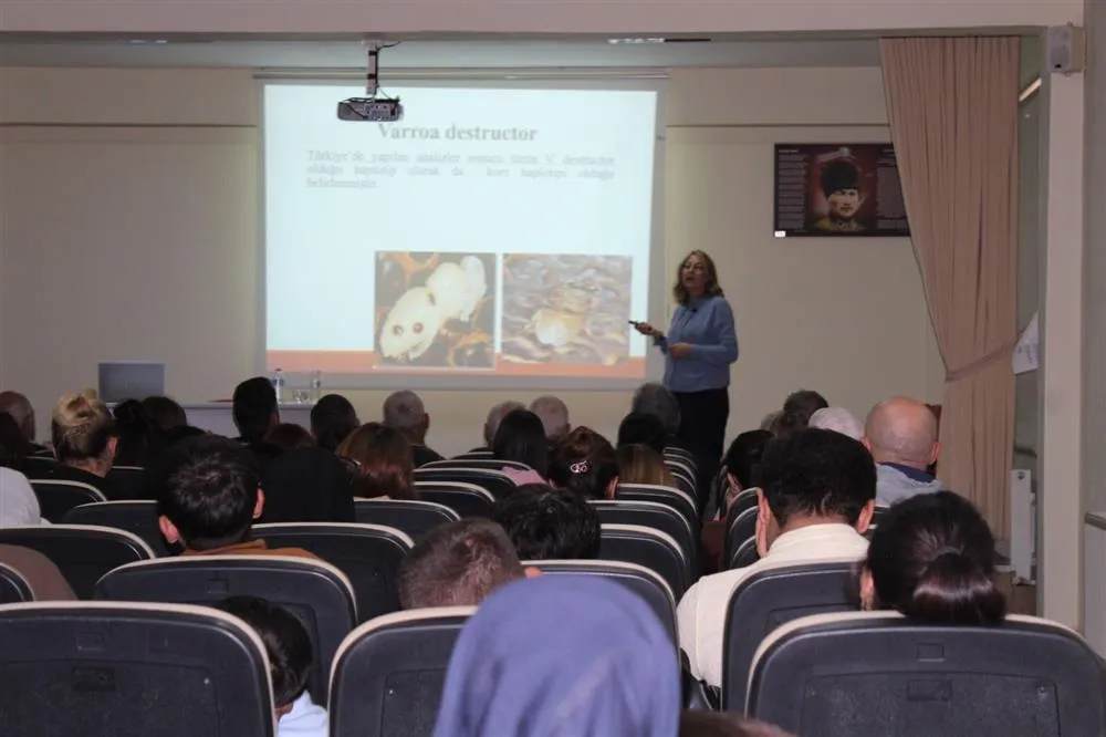 Alucra Turan Bulutçu MYO’da “Arı Hastalıkları ve Zararlıları ile Mücadele” konferansı düzenlendi