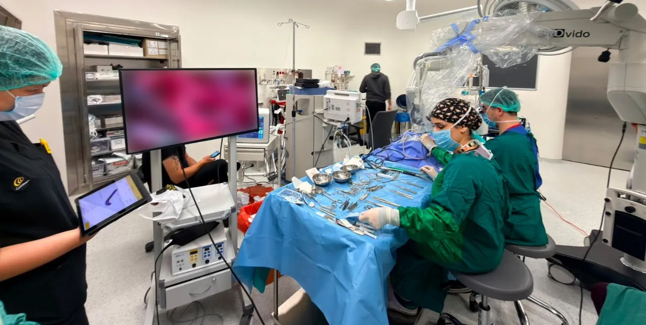 KSBÜ’den bir ilk: Çocuklarda bilateral koklear implant ameliyatı
