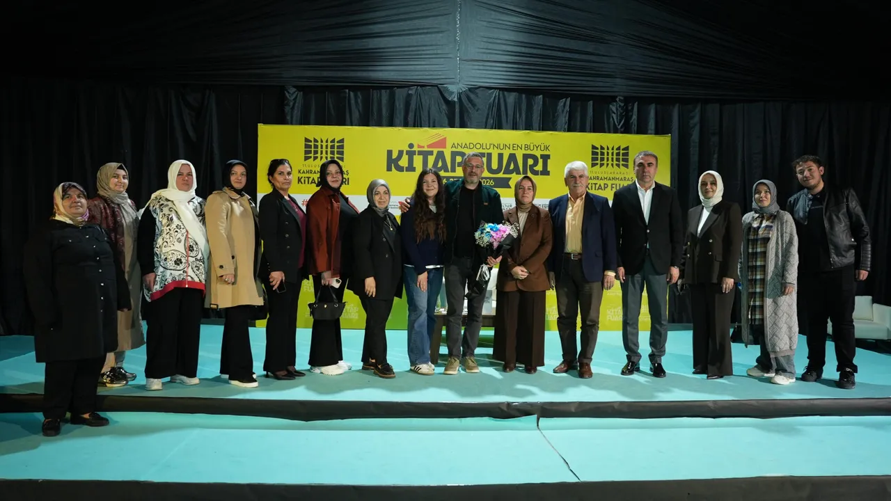 Büyükşehir’in Kitap Fuarında Salih Zengin’den çocuklara kitap sevgisi üzerine söyleşi