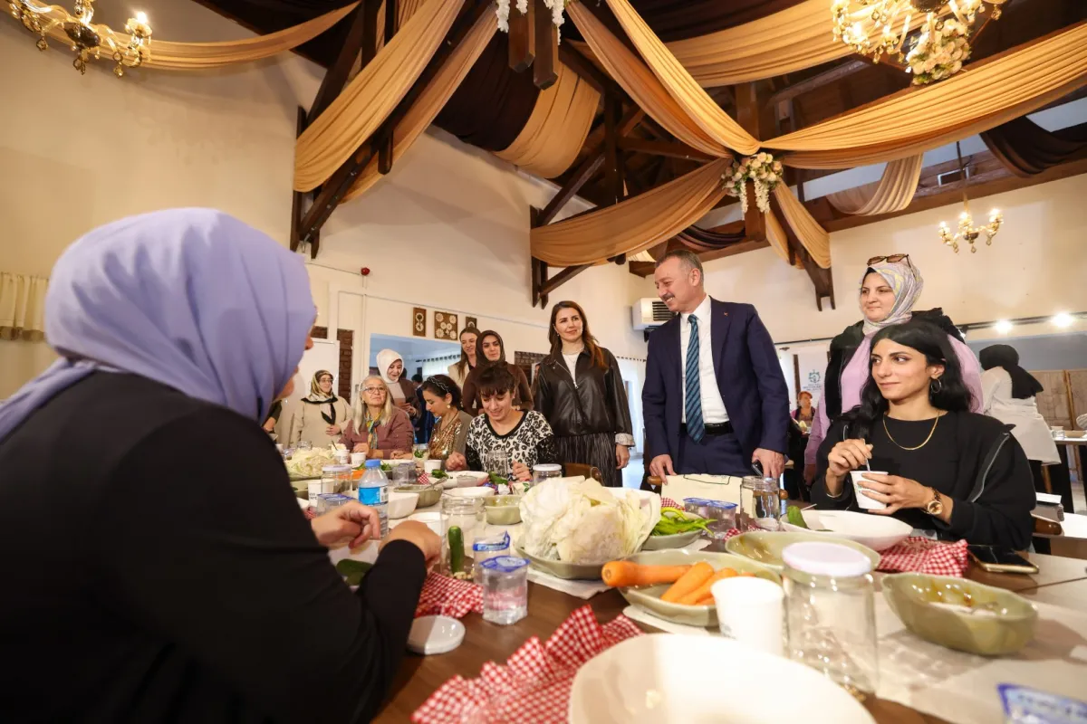 Başkan Büyükakın: Sizler mutlu olun diye çalışıyoruz