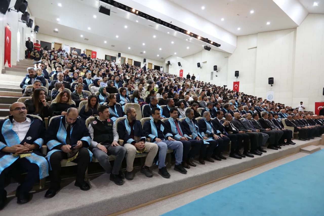 Bitlis Eren Üniversitesinde 2026-2027 Akademik Yılı açılış töreni düzenlendi