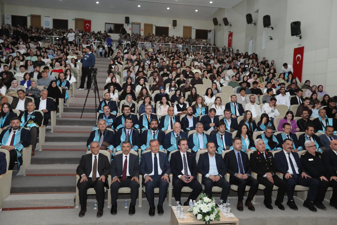 Bitlis Eren Üniversitesinde 2026-2027 Akademik Yılı açılış töreni düzenlendi