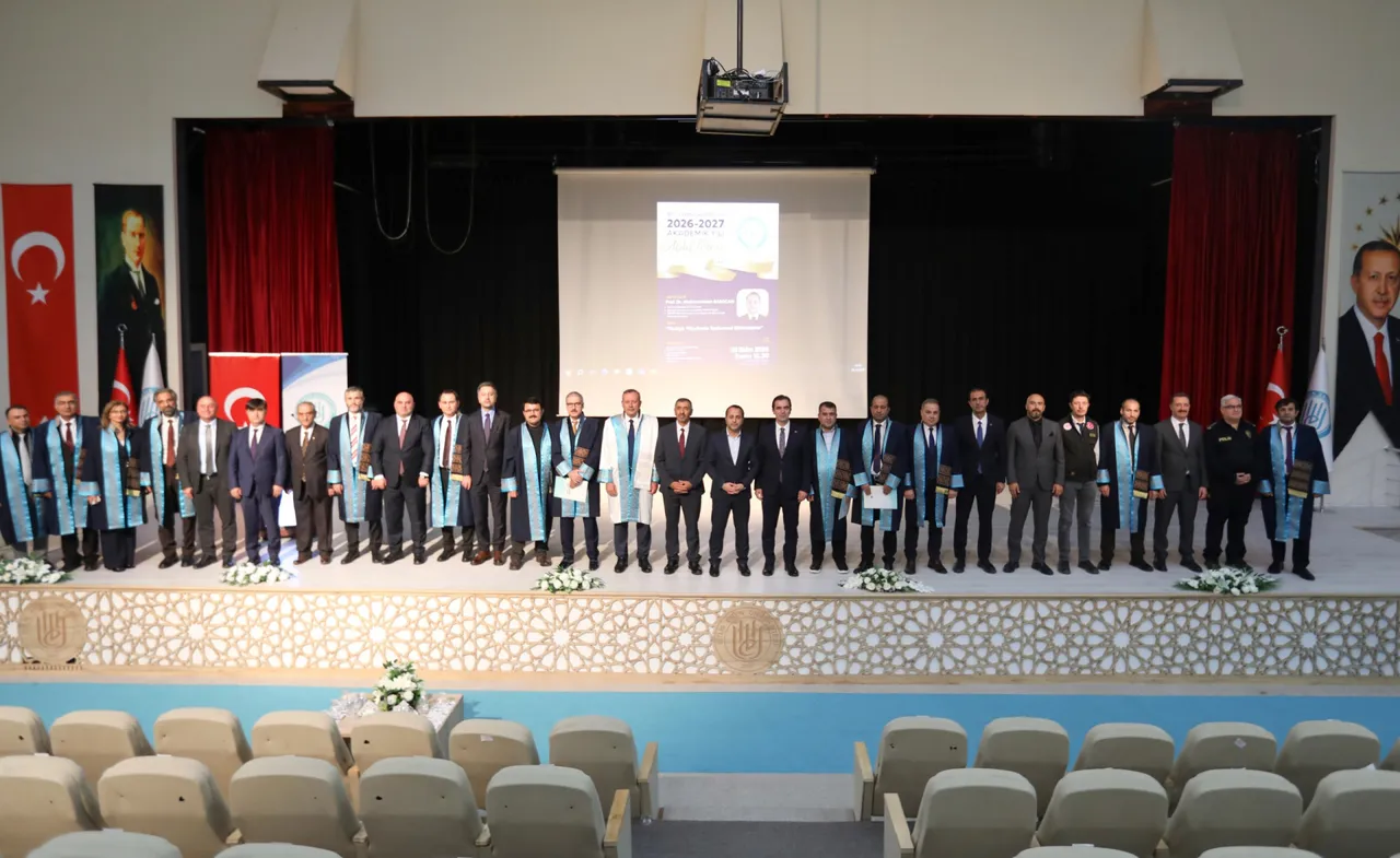 Bitlis Eren Üniversitesinde 2026-2027 Akademik Yılı açılış töreni düzenlendi