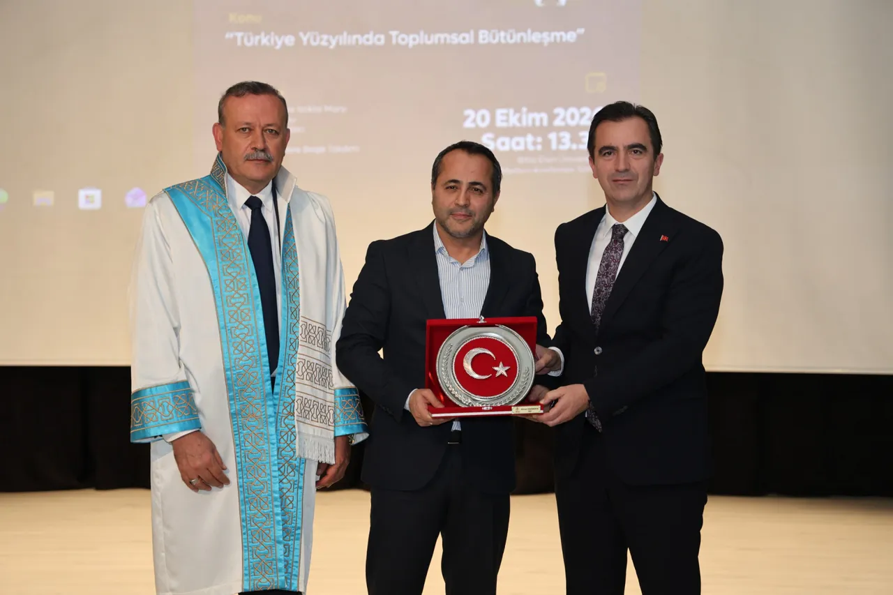 Bitlis Eren Üniversitesinde 2026-2027 Akademik Yılı açılış töreni düzenlendi