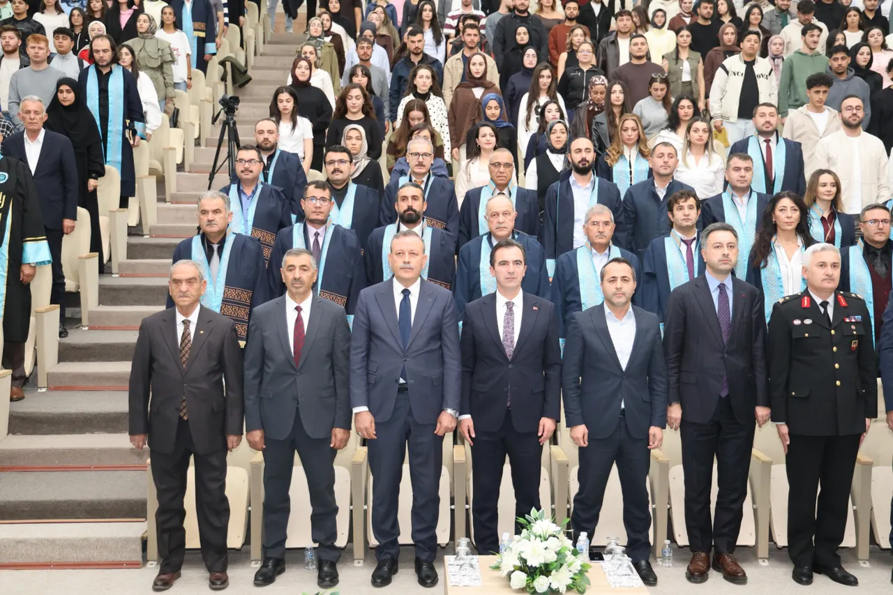 Bitlis Eren Üniversitesinde 2026-2027 Akademik Yılı açılış töreni düzenlendi