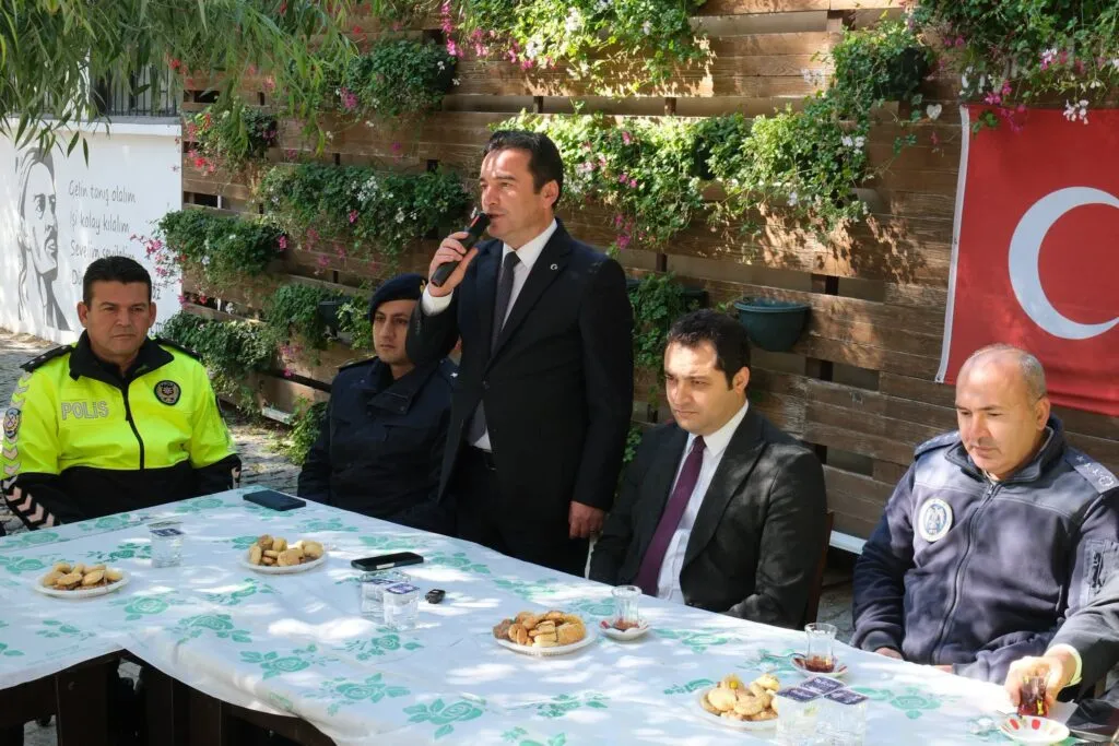 19 Ekim Muhtarlar Günü kapsamında Alemşah Çay Bahçesi’nde düzenlenen buluşma programı