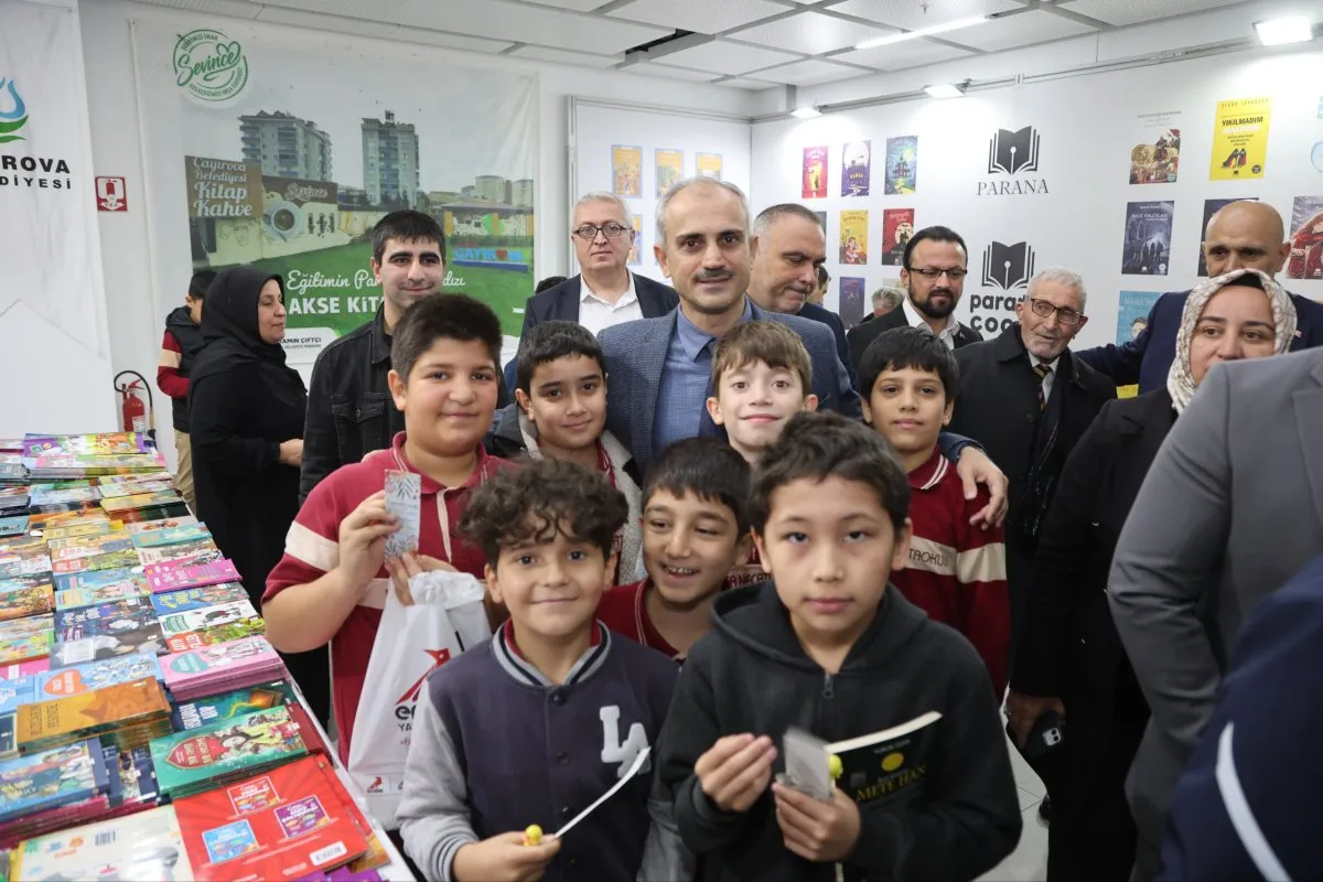 Çayırova 7. Kitap Günleri, kapılarını ziyaretçilerine açtı