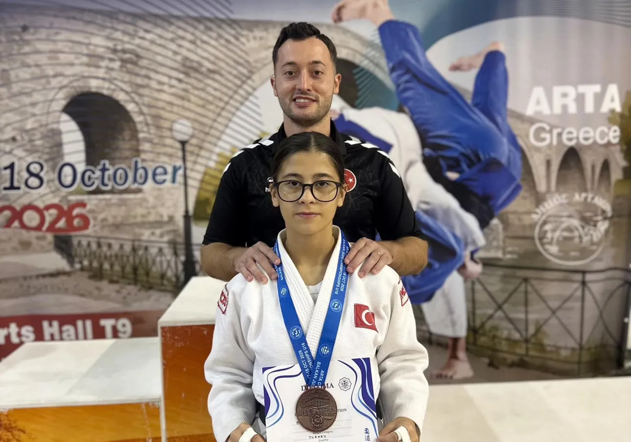 Milli sporcu berrak Bekci, Balkan üçüncüsü oldu