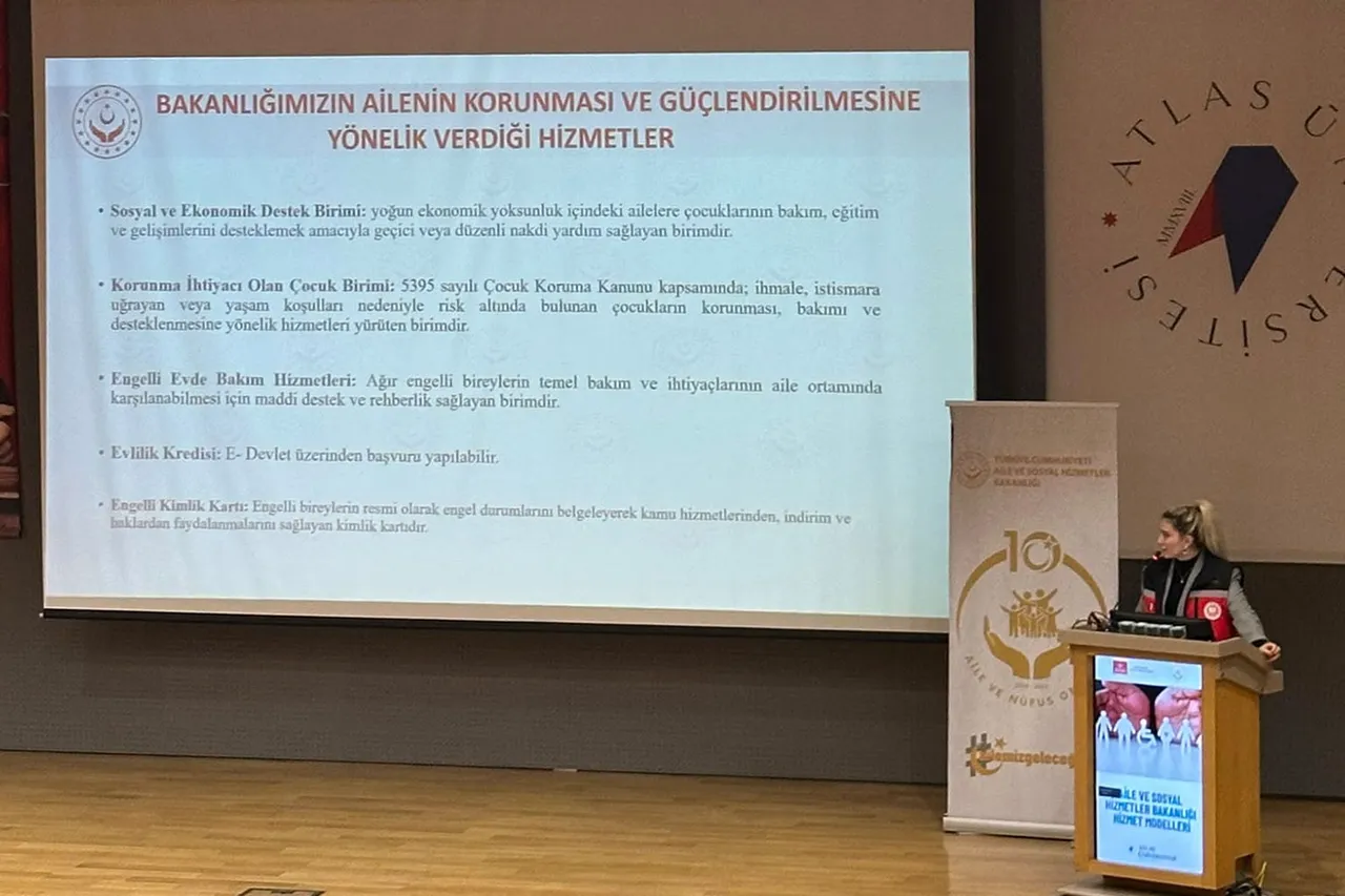 İstanbul Atlas Üniversitesi’nde “Sosyal Hizmet Uygulama ve Hizmet Modelleri” eğitimi verildi