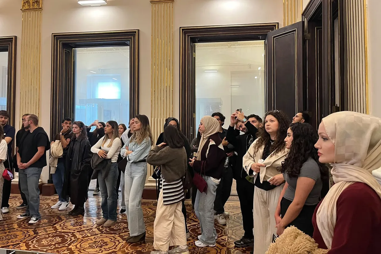 İç Mimarlık ve Çevre Tasarımı Öğrencileri İstanbul Sinema Müzesi’nde tasarım yaklaşımlarını yerinde inceledi