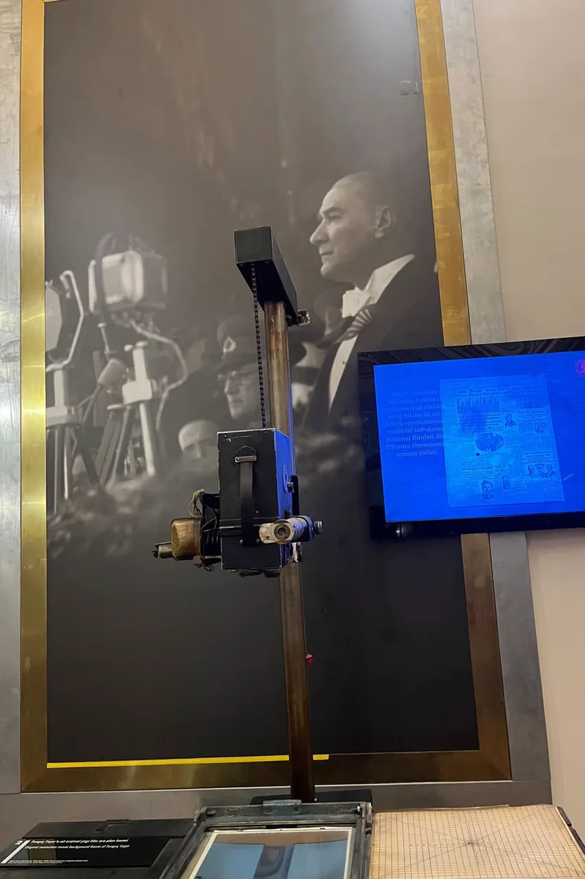 İç Mimarlık ve Çevre Tasarımı Öğrencileri İstanbul Sinema Müzesi’nde tasarım yaklaşımlarını yerinde inceledi