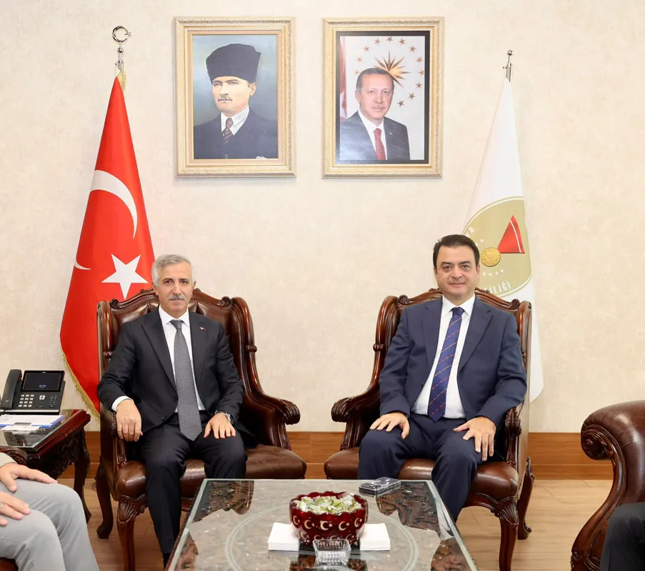 Tokat Valisi Köklü ve beraberindeki heyet, Vali Ünlüer’i ziyaret etti