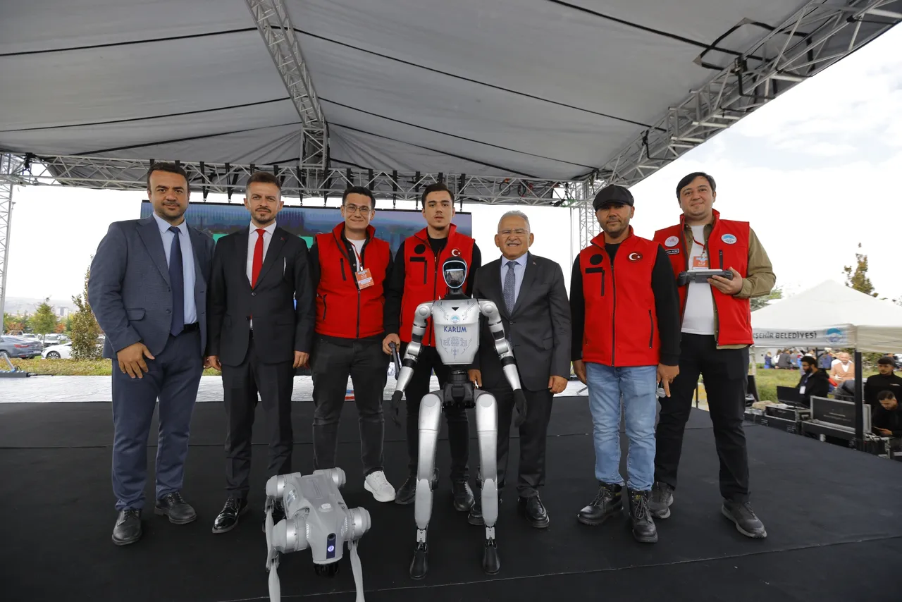 Sanayi ve Teknoloji Bakanı Kacır’dan BİLİMFEST Kayseri’ye Türkiye Birinciliği Ödülü
