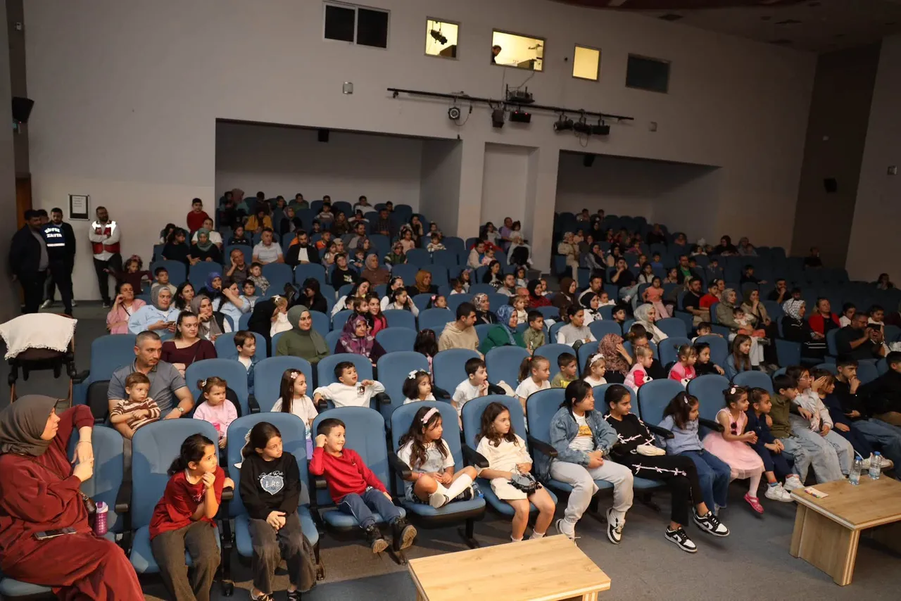 Körfez´de "Ormanın Kalbi" müzikali çocuklarla buluştu