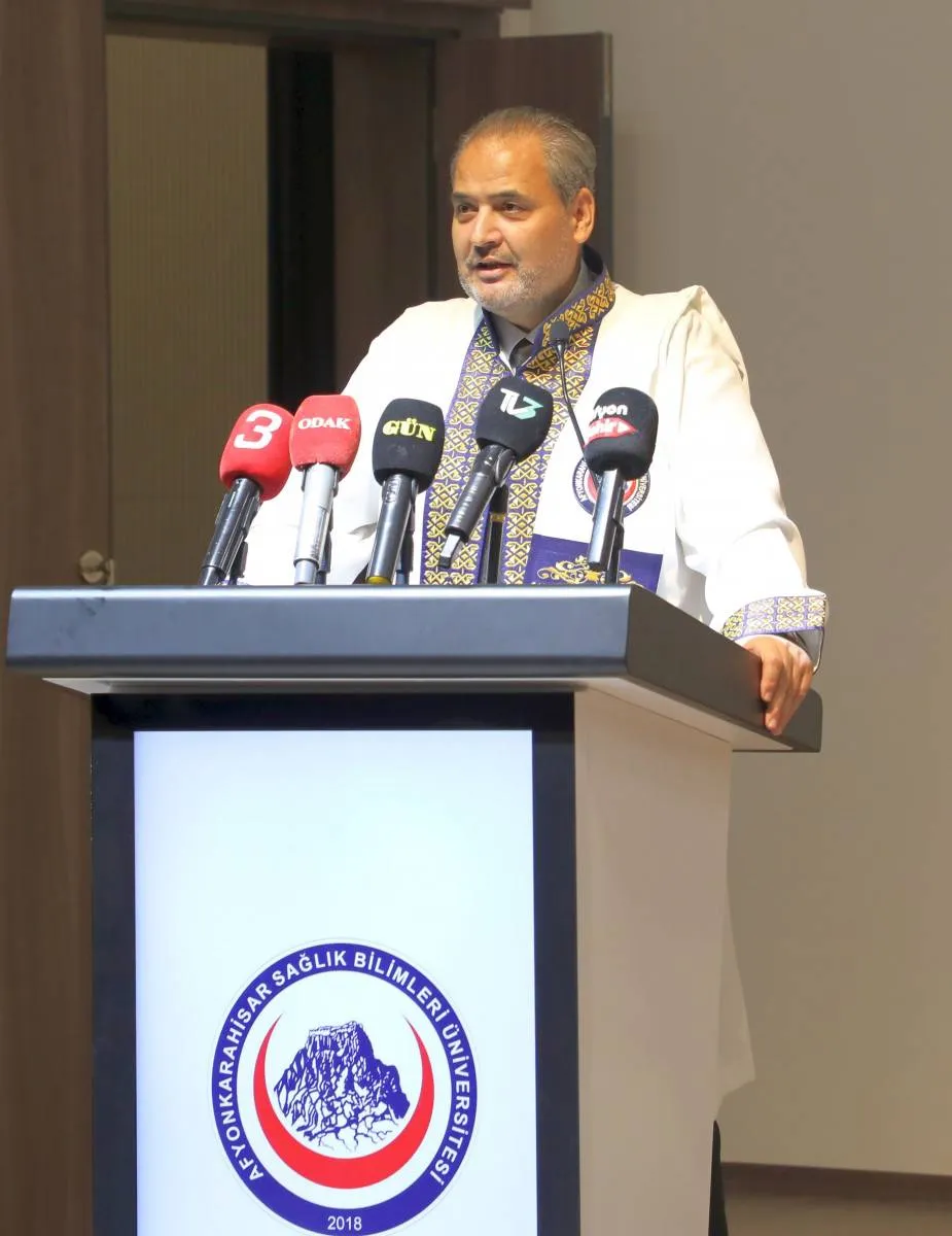 AFSÜ’de sağlığa ve bilime değer katanlar ödüllendirildi