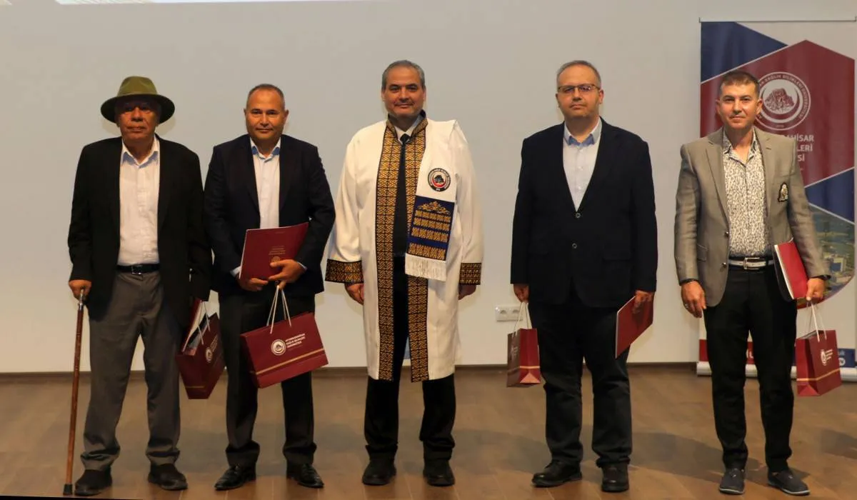 AFSÜ’de sağlığa ve bilime değer katanlar ödüllendirildi
