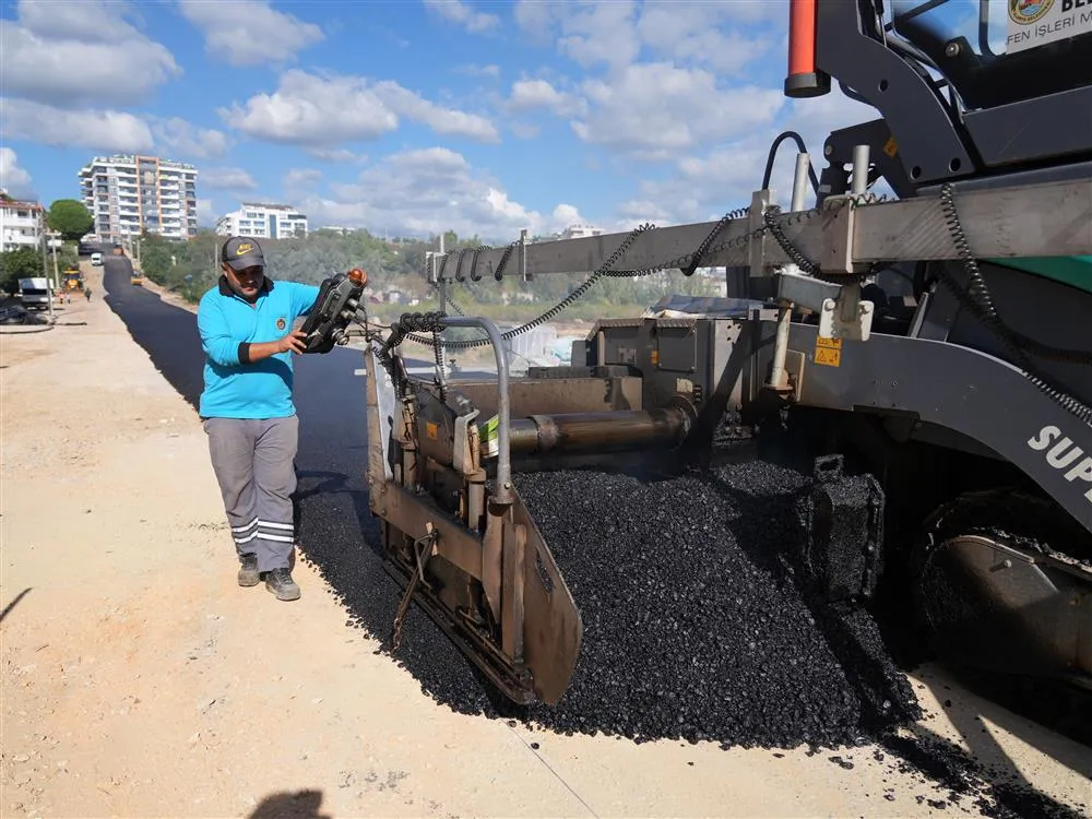 Alanya Belediyesi’nden Payallar’a 3,5 kilometrelik sıcak asfalt çalışması