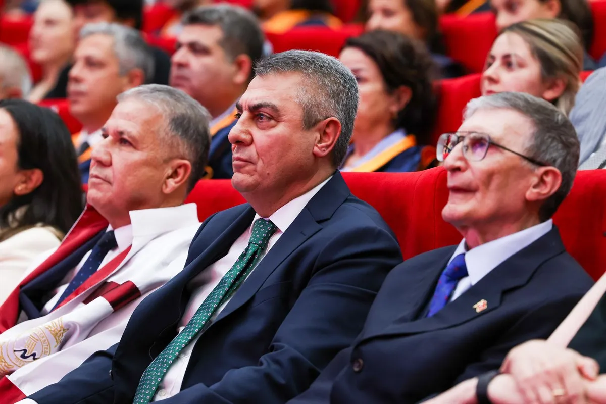Mersin Valisi Toros, Aziz Sancar’ın onur konuğu olduğu “Mersin Üniversitesi 2026-2027 Akademik Yılı Açılış Töreni”ne Katıldı