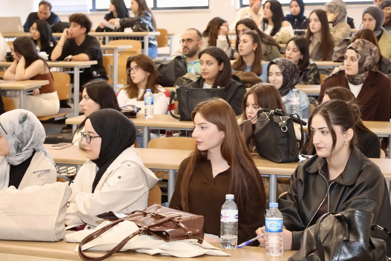 Tokat Gaziosmanpaşa Üniversitesinden “Hukuk Davalarında Yapay Zeka” söyleşisi