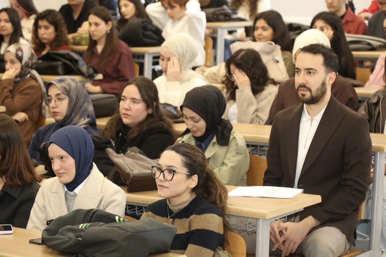 Tokat Gaziosmanpaşa Üniversitesinden “Hukuk Davalarında Yapay Zeka” söyleşisi