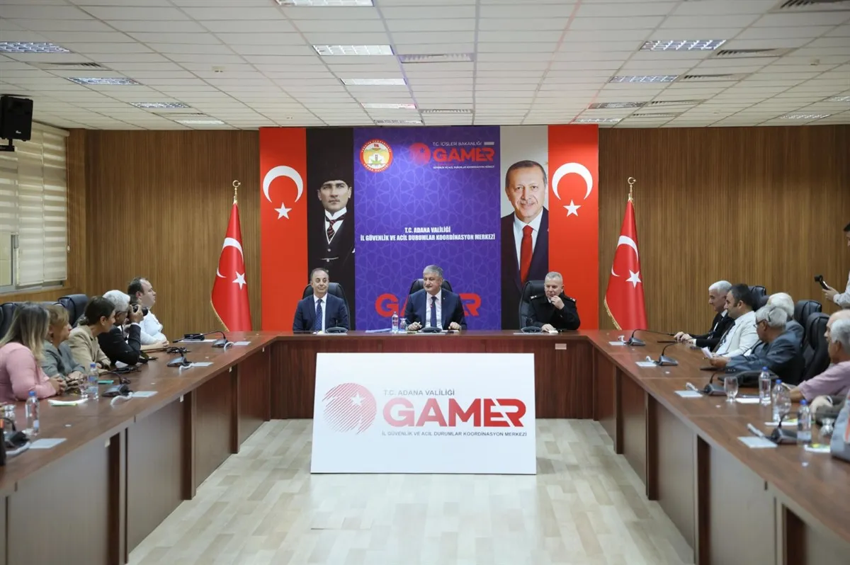 Adana Valiliği medya buluşması güvenlik değerlendirme ve bilgilendirme toplantısı yapıldı