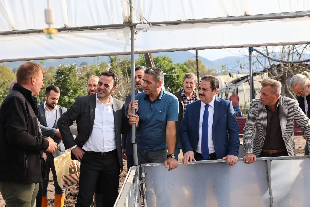 Başiskele´de selden etkilenen çiftçilere destek