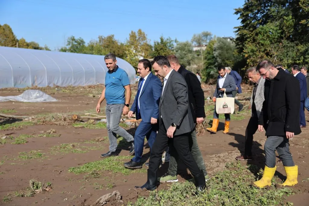 Başiskele´de selden etkilenen çiftçilere destek