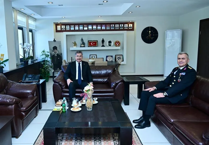 Eskişehir Valisi Erdinç Yılmaz, İl Jandarma Komutanı J.Kd. Alb. Veysel Ergün’e iadeiziyarette bulundu