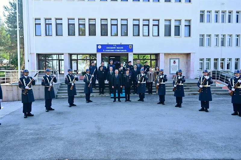 Eskişehir Valisi Erdinç Yılmaz, İl Jandarma Komutanı J.Kd. Alb. Veysel Ergün’e iadeiziyarette bulundu