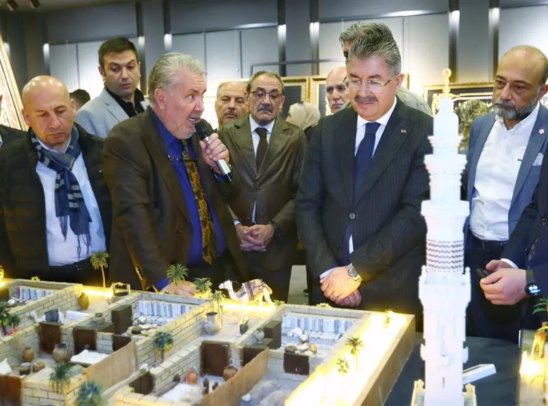 Eskişehir Valisi Yılmaz, Mukaddes Emanetler ve Kâbe Örtüleri Sergisi’nin açılışına katıldı