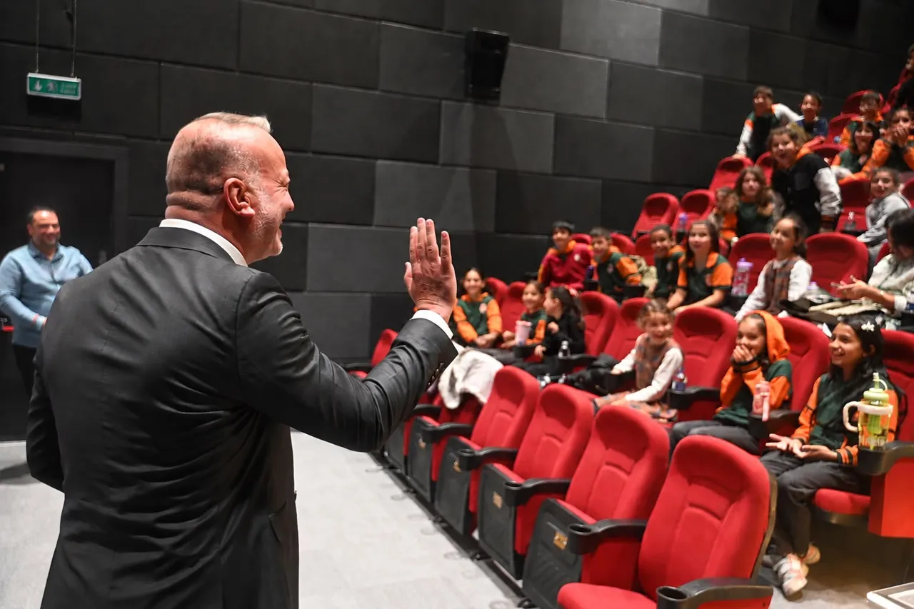 Karacabey’de Kent Sineması perdelerini açtı