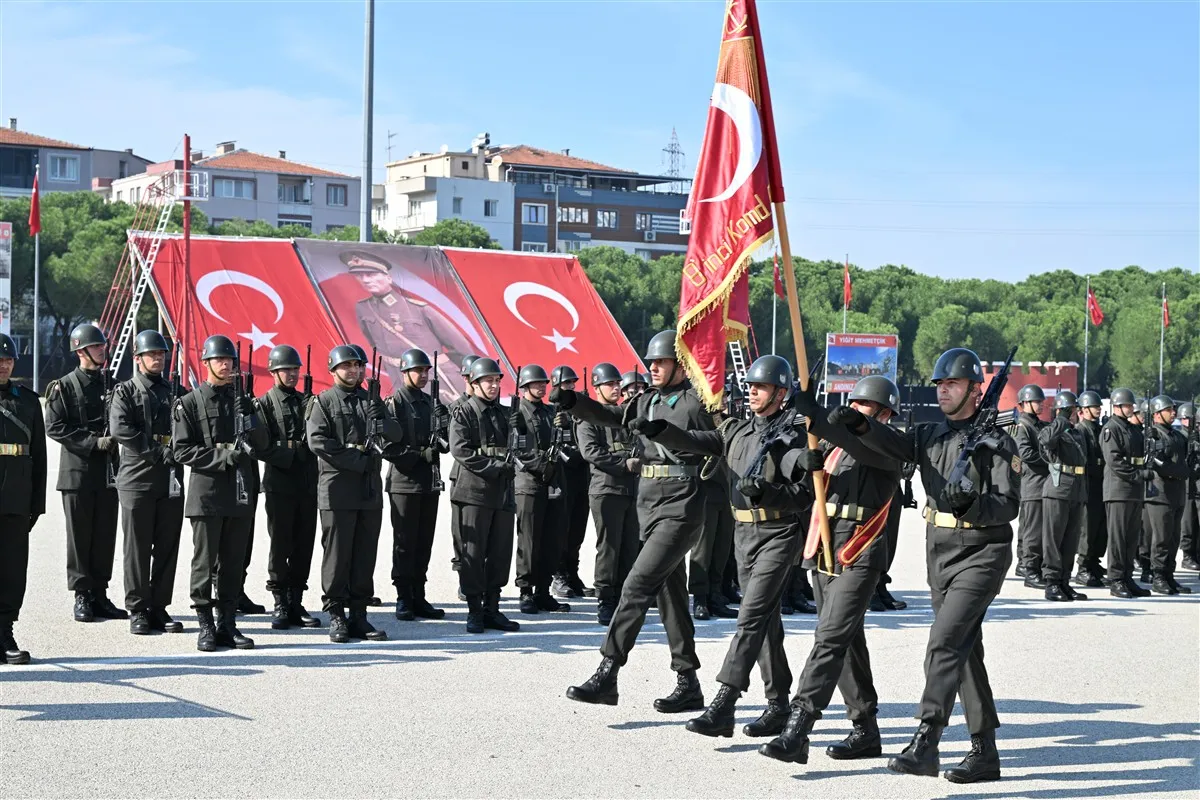 Manisa 8’inci Tugay Komutanlığı sancak teslim töreni düzenlendi