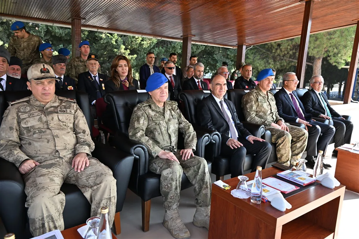 Manisa 8’inci Tugay Komutanlığı sancak teslim töreni düzenlendi