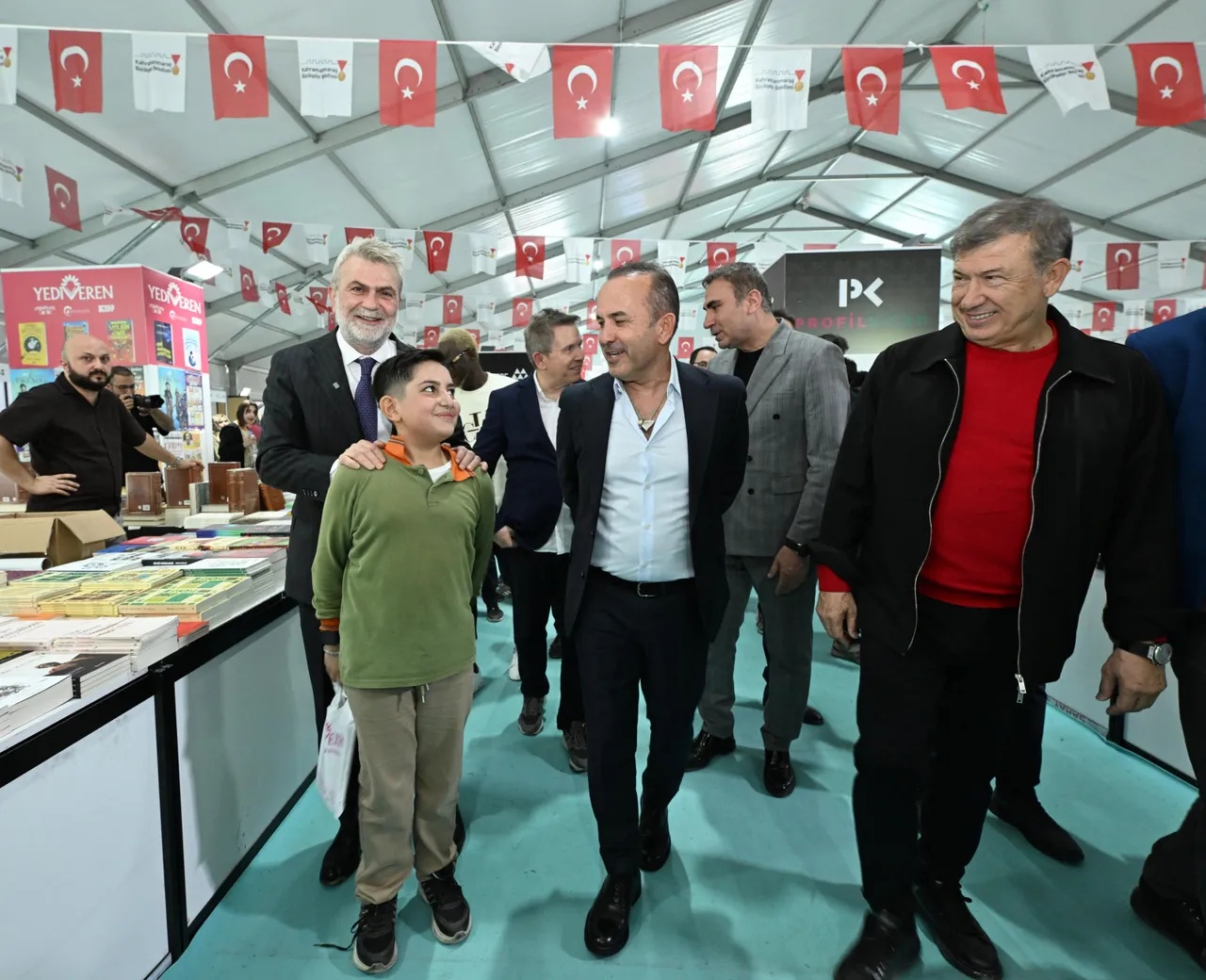 Futbol Efsaneleri Kitap Fuarı’nda Kahramanmaraşlılarla buluştu