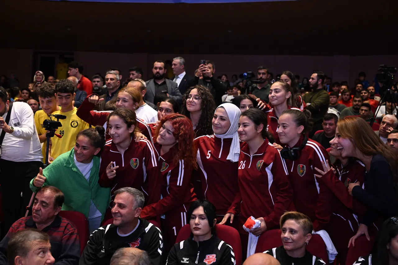Büyükşehir’den Amatör Spor kulüplerine 15 milyon TL’lik destek