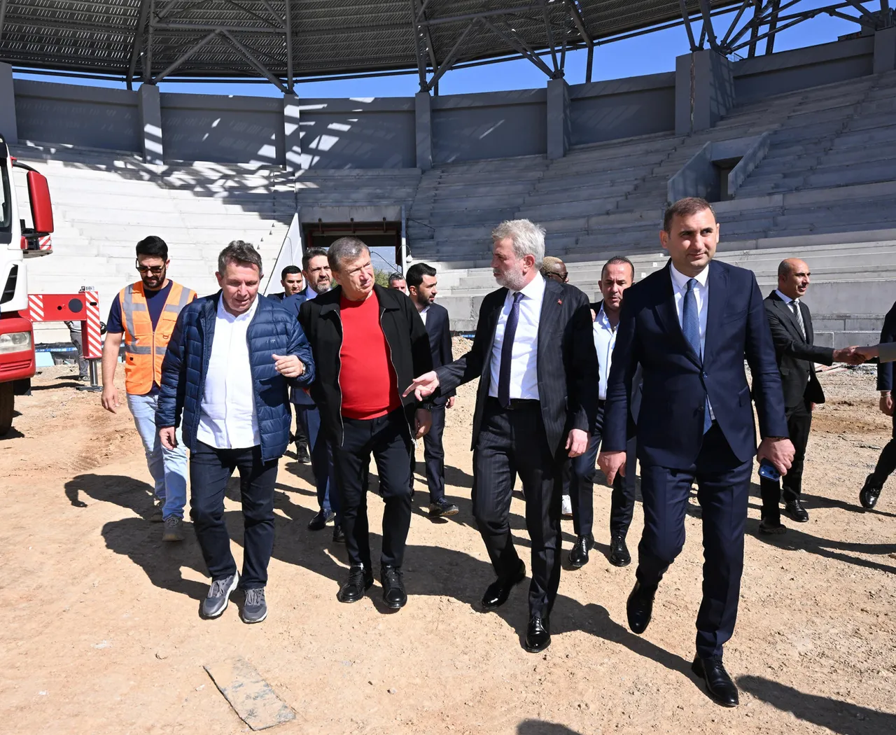 Kahramanmaraş Stadyumu’na Türk futbolunun efsanelerinden tam not