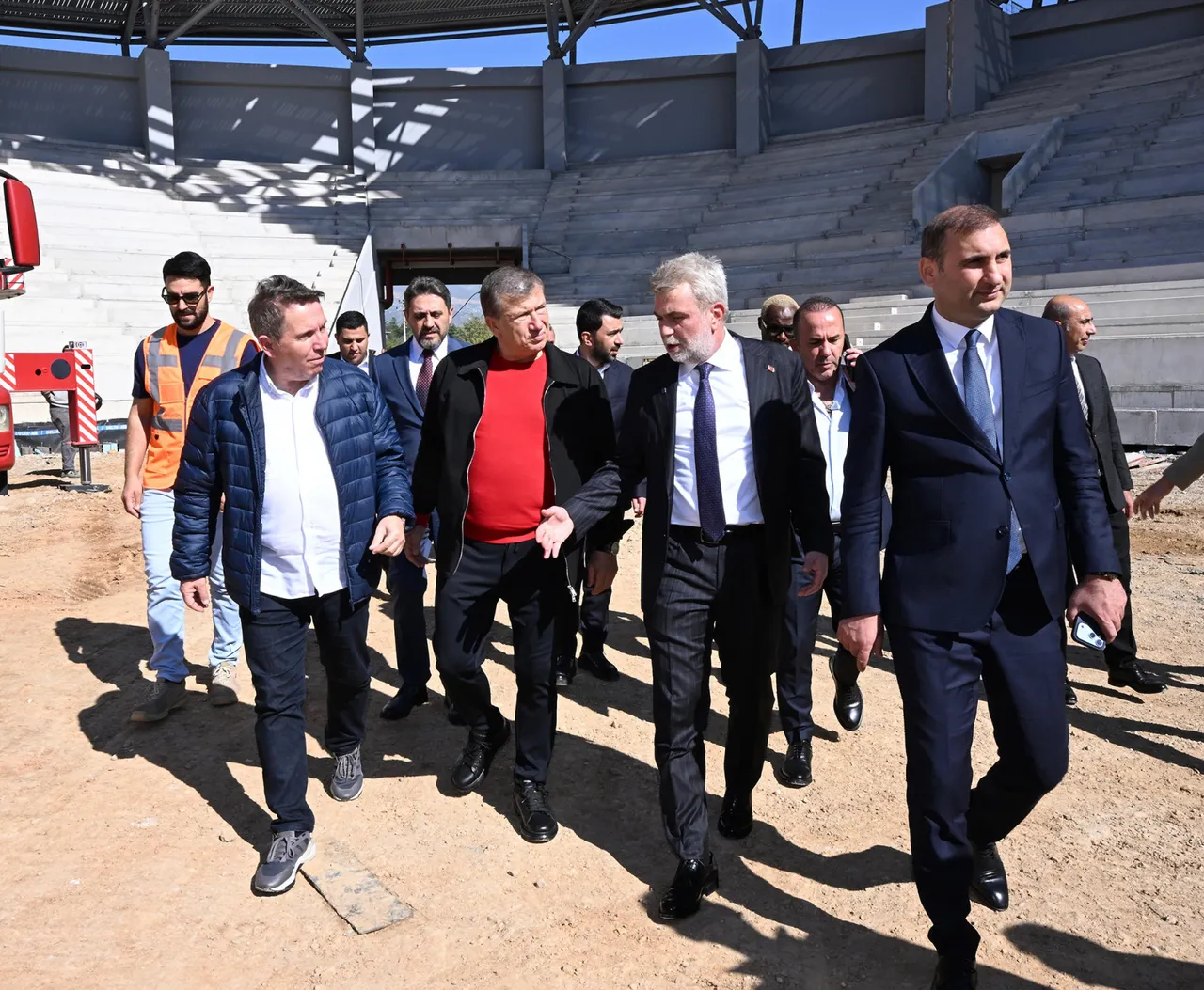 Kahramanmaraş Stadyumu’na Türk futbolunun efsanelerinden tam not