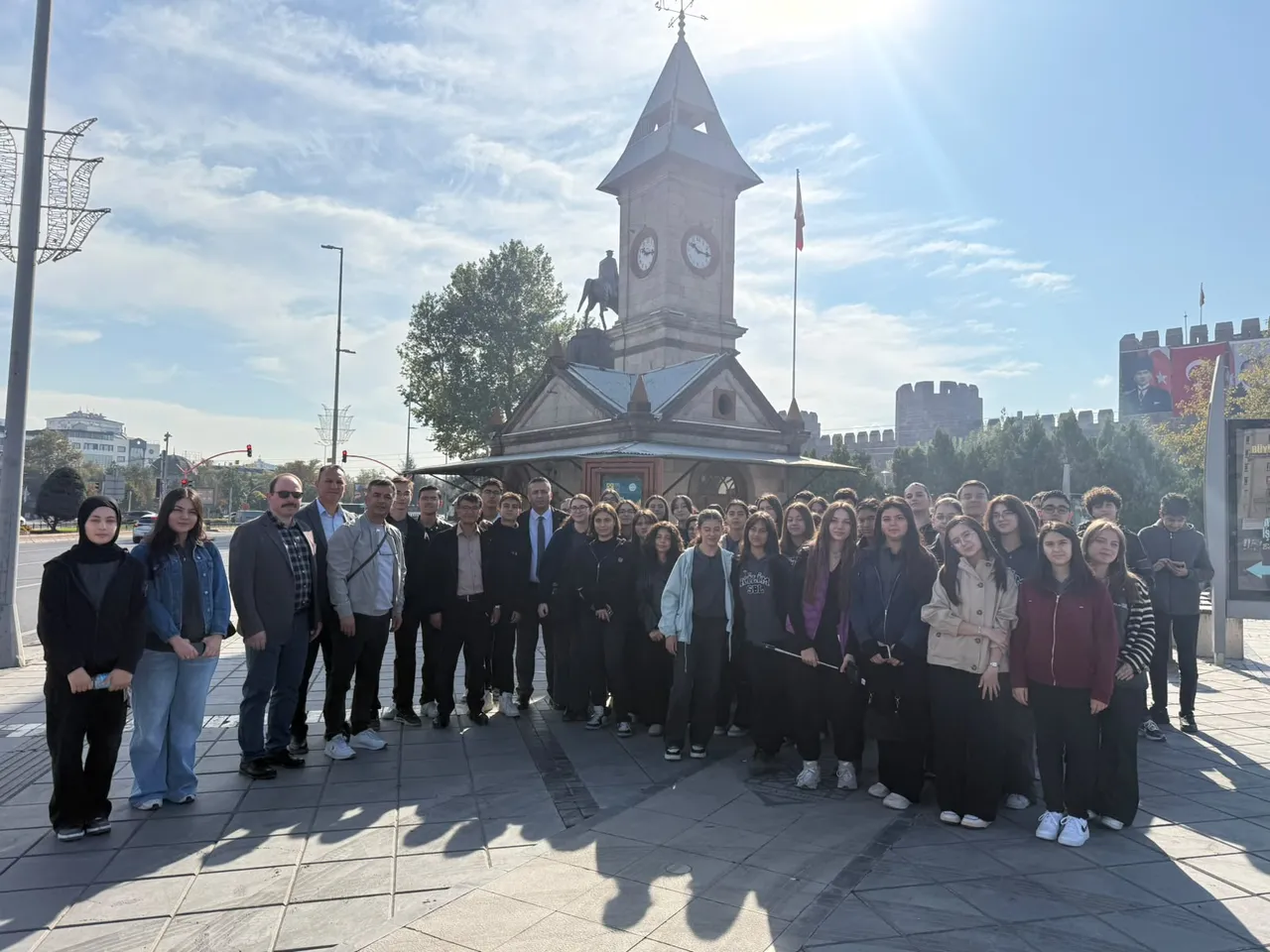 Gençler, Büyükşehir ile Kayseri’nin tarihini ve kültürel değerlerini yerinde keşfediyor