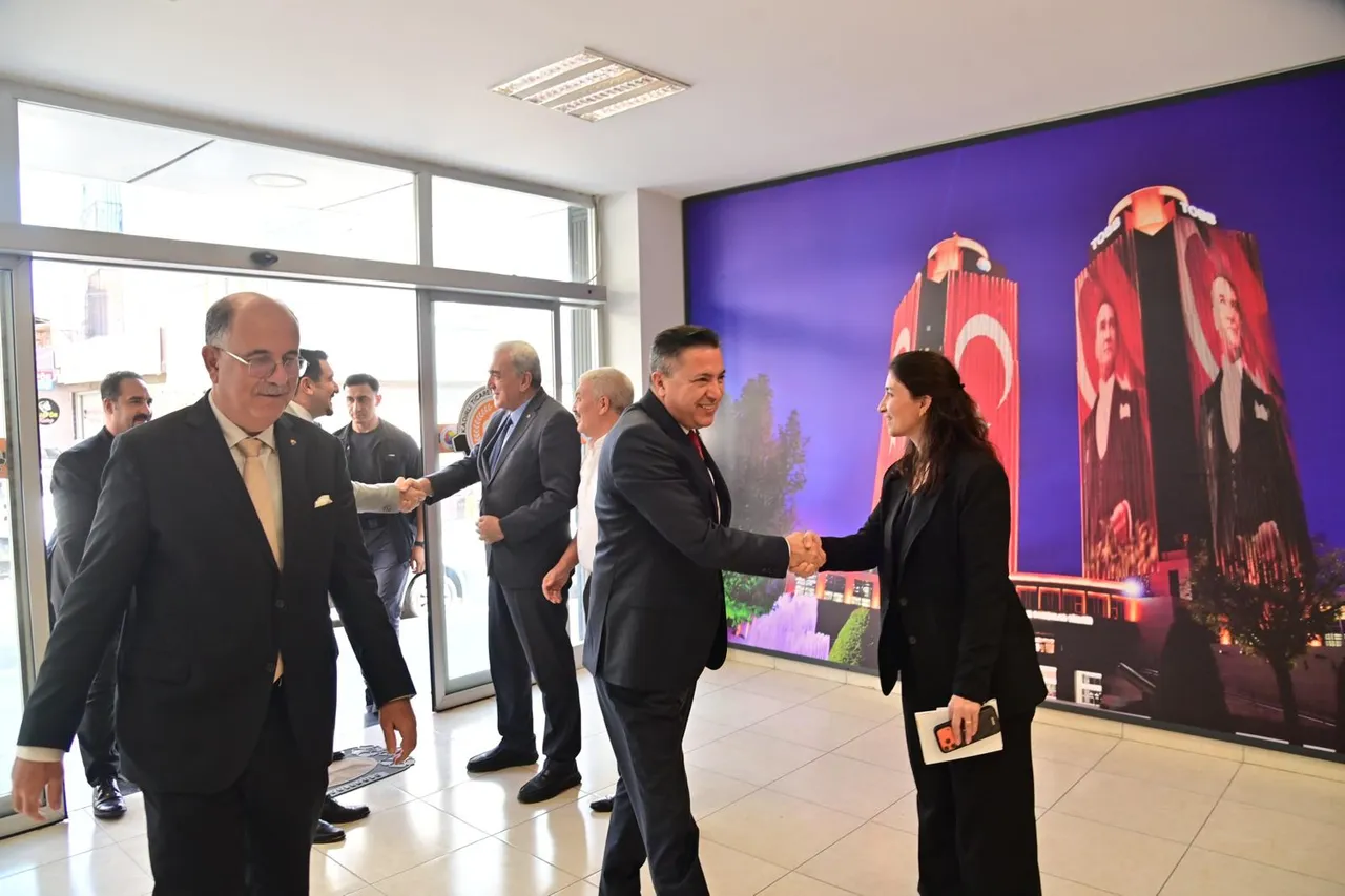 Osmaniye Korkut Ata Üniversitesi Rektörü, Kadirli Ticaret ve Sanayi Odasını ziyaret etti