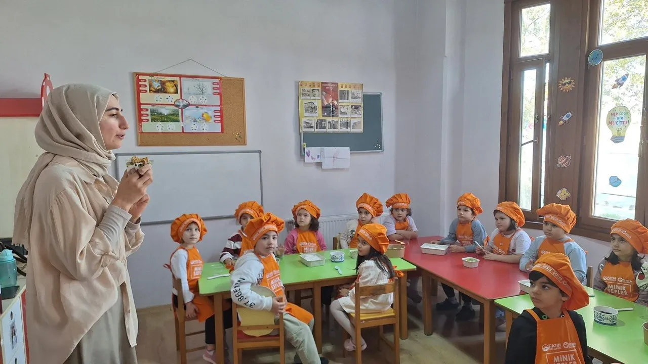 Özel gönül Bahçesi Anaokulu'nda minik şefler sağlıklı tarifler hazırladı