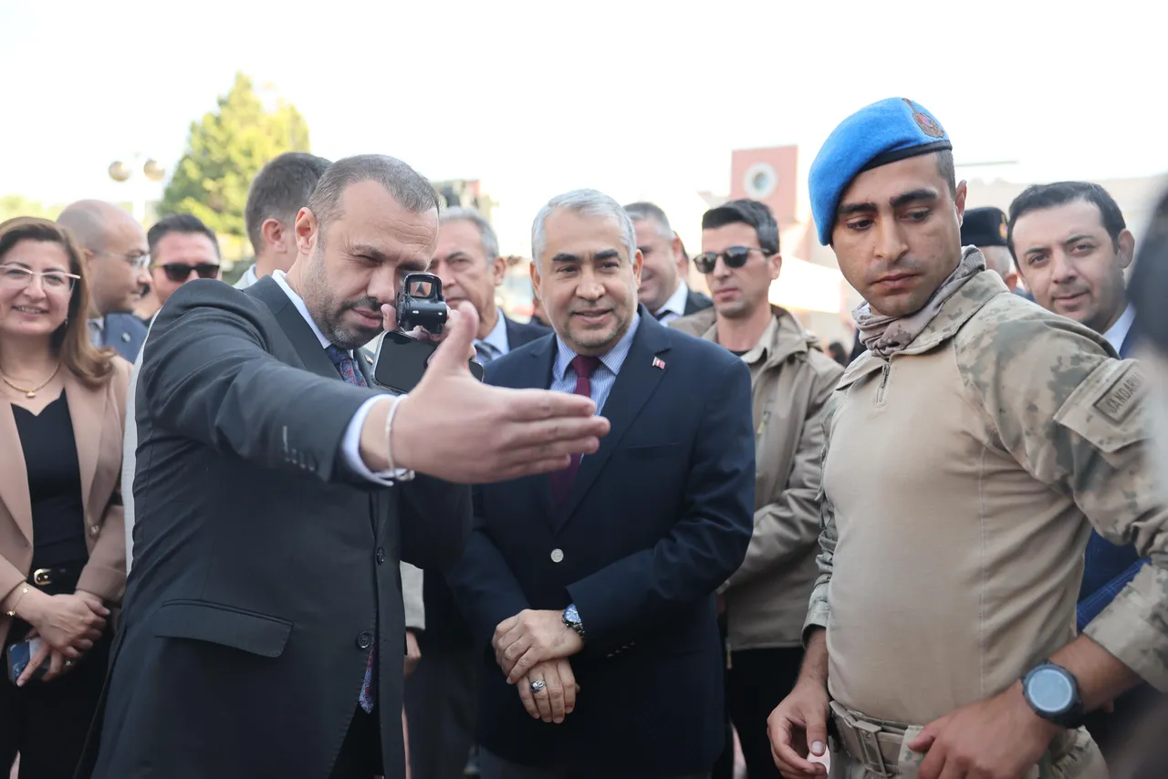 Adnan Menderes Üniversitesinde Öğrenci Toplulukları Tanıtım ve Üye Kabul Günü etkinliği düzenledi